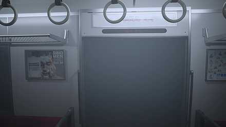 外が霧に包まれている