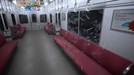 車両のガラスが割れる