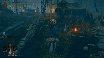 祝福から少し南の像前