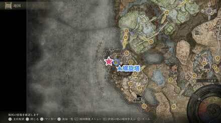 螺旋塔から屋根を渡った先の像前