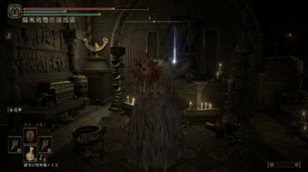 螺旋塔から屋根を渡った先の像前