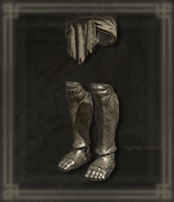 角の戦士の足甲画像