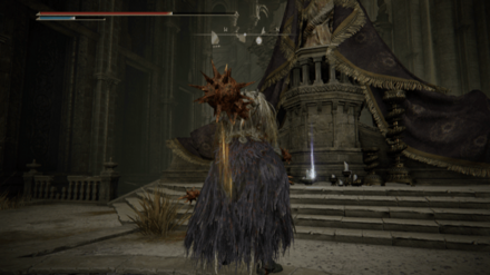 塔の街ベルラートの敷地に入った先の像