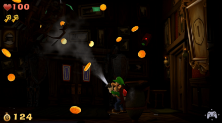 エントランスのシャンデリア