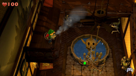 ホールのシャンデリア