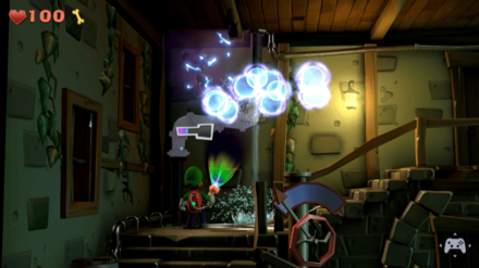 西館ロビーの隠れたパイプ