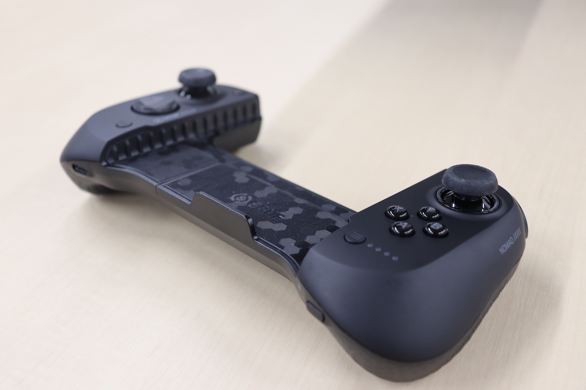 2024.09.27｜【製品レビュー】iPhoneに装着できる「SCUF NOMAD