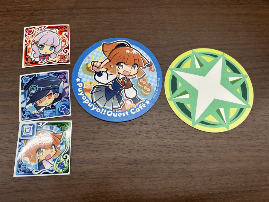 コースターとステッカー