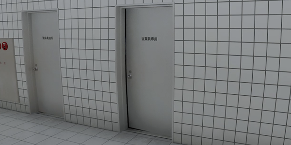 従業員専用扉が開いている