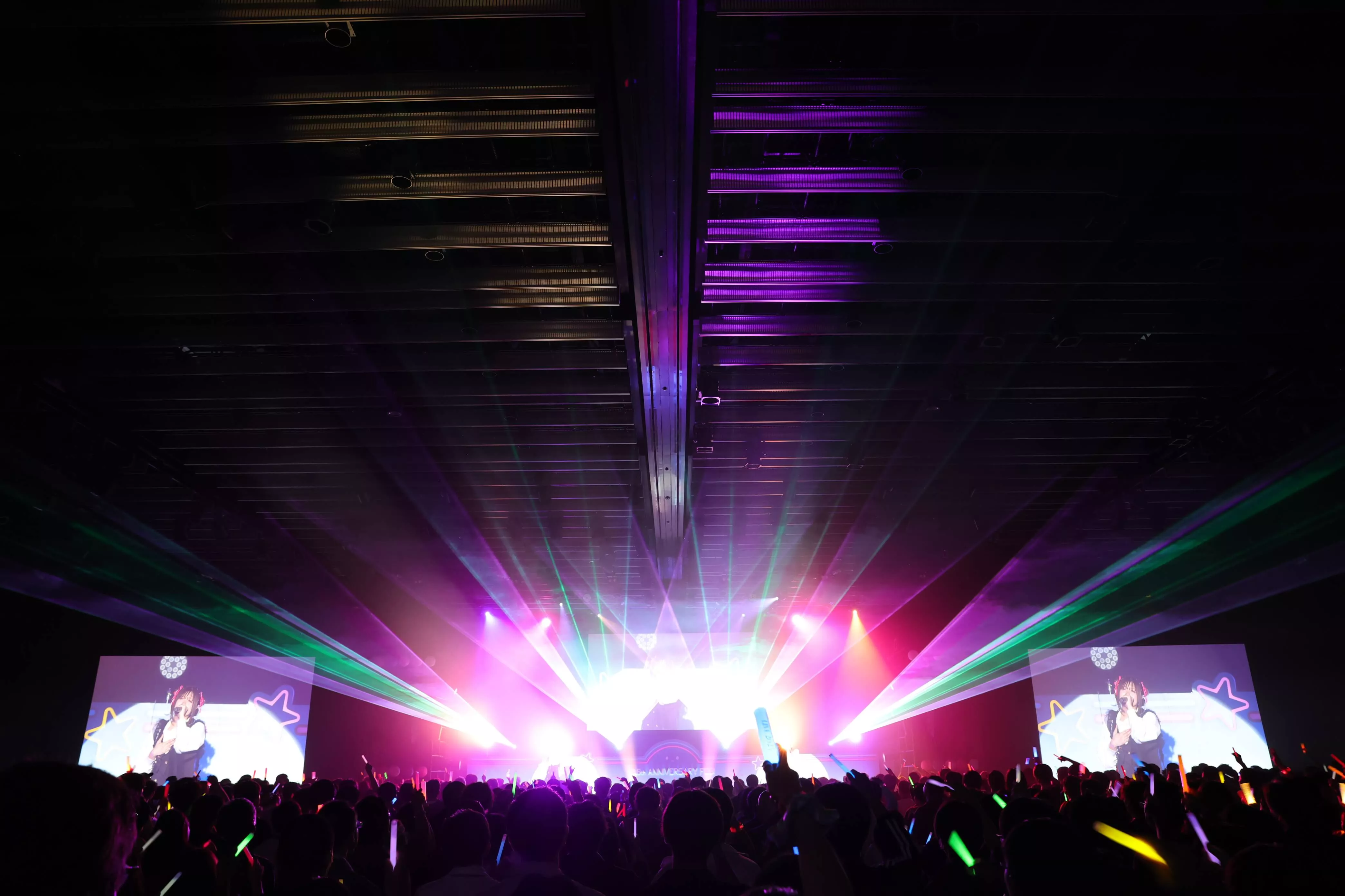 She is Legendスペシャルミニライブ