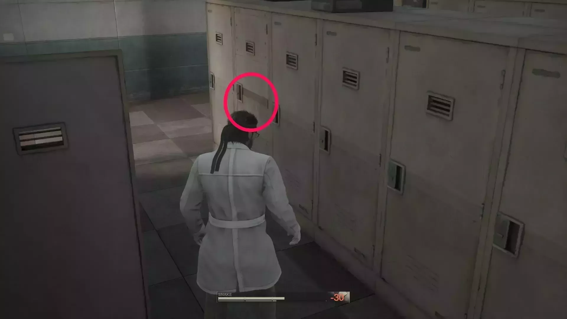 スニーキングスーツの場所