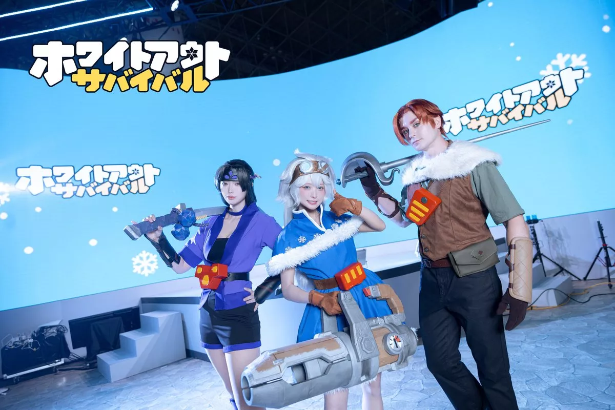 コスプレイヤー