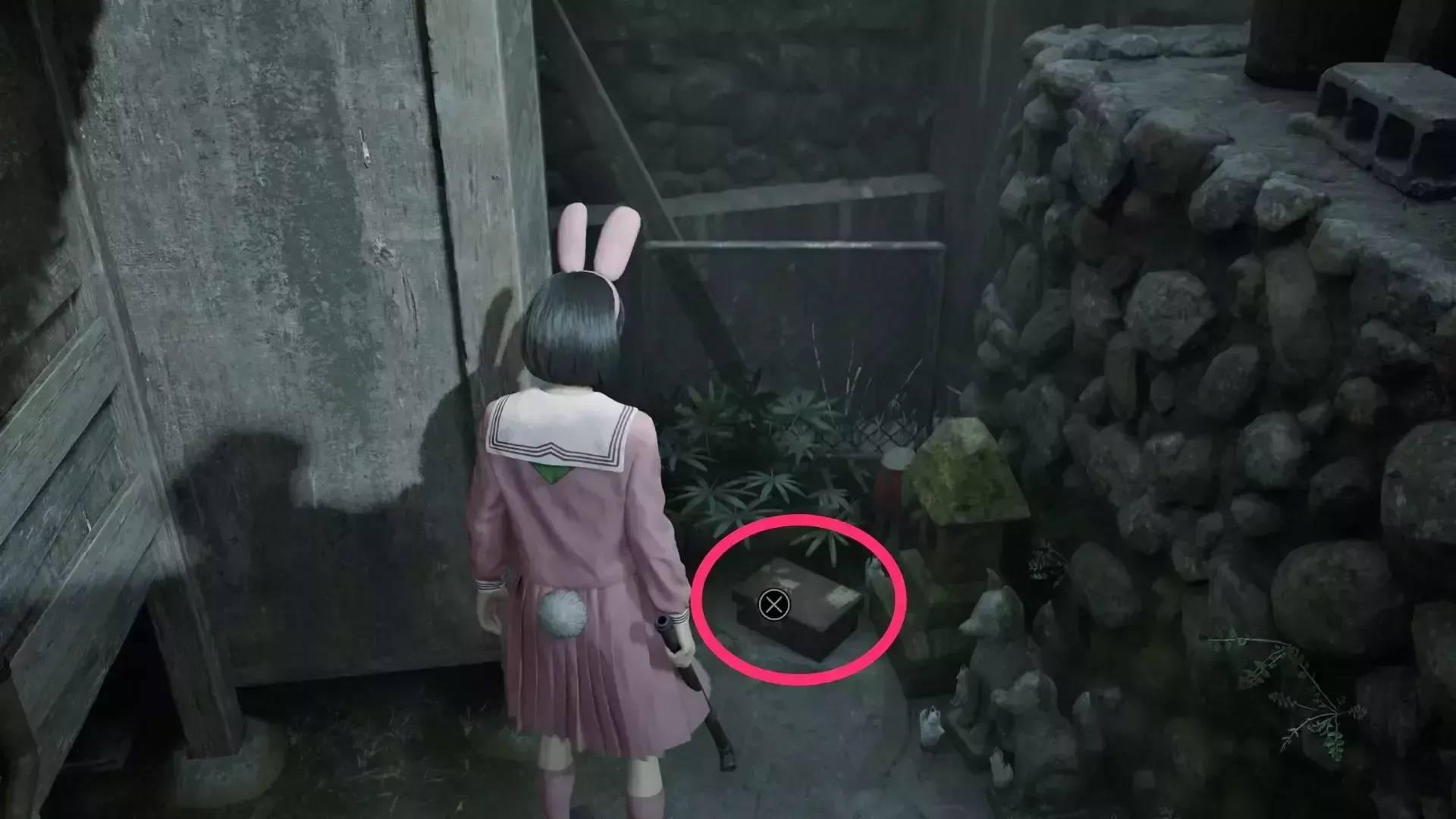 お稲荷様の箱が開けられる