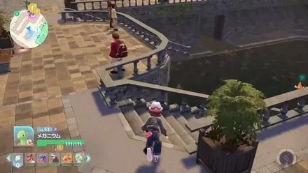 水路に向かう階段を降りる