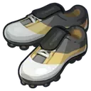 盗塁スパイク画像