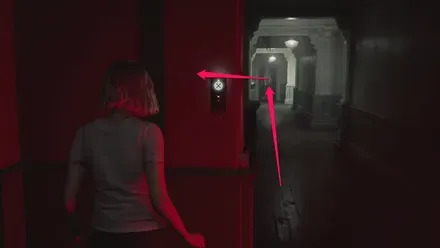 馬の像の前を左へ