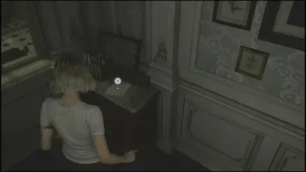 主任室奥の机の上