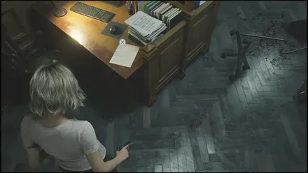 オフィス北西付近の机の上