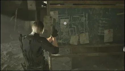 作戦会議室に入ってすぐの黒板