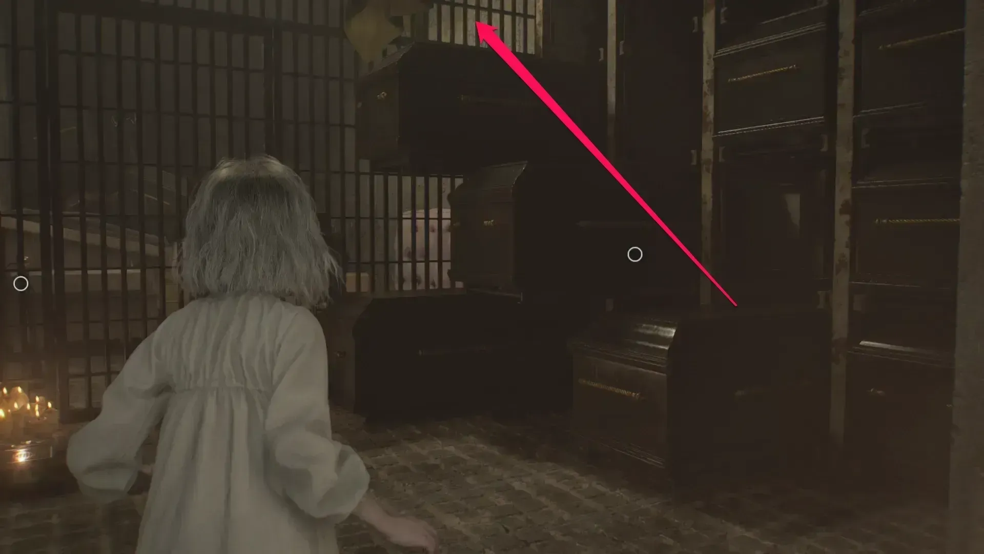 棺桶を登っていく