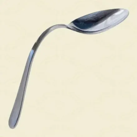 曲がったスプーン画像