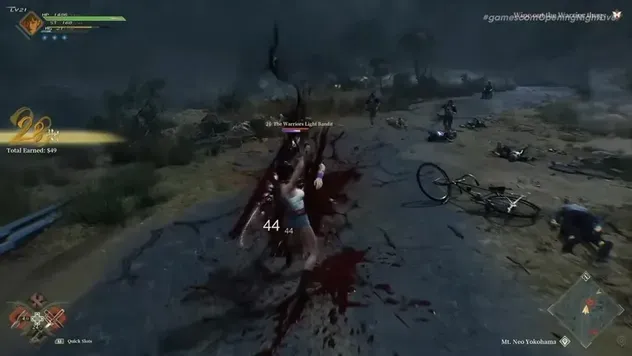 刀で敵を攻撃するバトルアクション