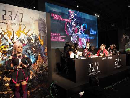 18 02 10 闘会議18 23 7 トゥエンティ スリー セブン ブースでは豪華ゲストが出演のステージイベントや巨大ガチャ フォトブースが登場 ゲームエイト