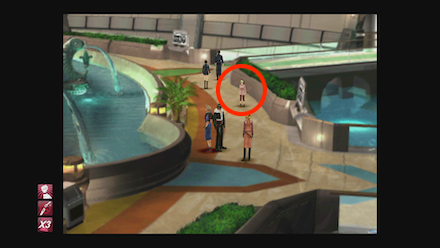 図書館前にいる女の子