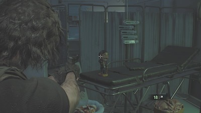 .研究室受付前チャーリー君人形