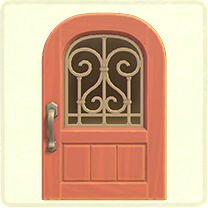 ピンクのアイアングリルのドア