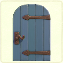 青い金具のドア