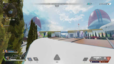 ソーラーアレイとグロータワーの間