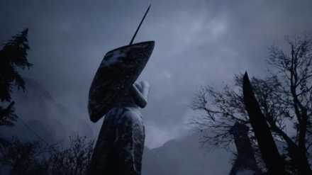 戦乙女の像に結晶のかけら