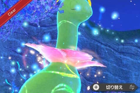 木の上部めがけてふわりんごを投げる