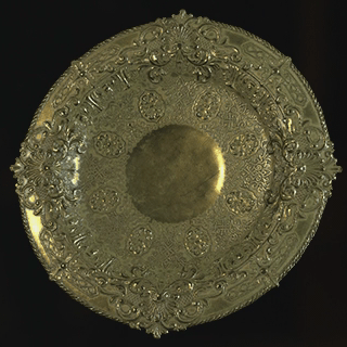 秘宝「グリエルモの金盤」の画像