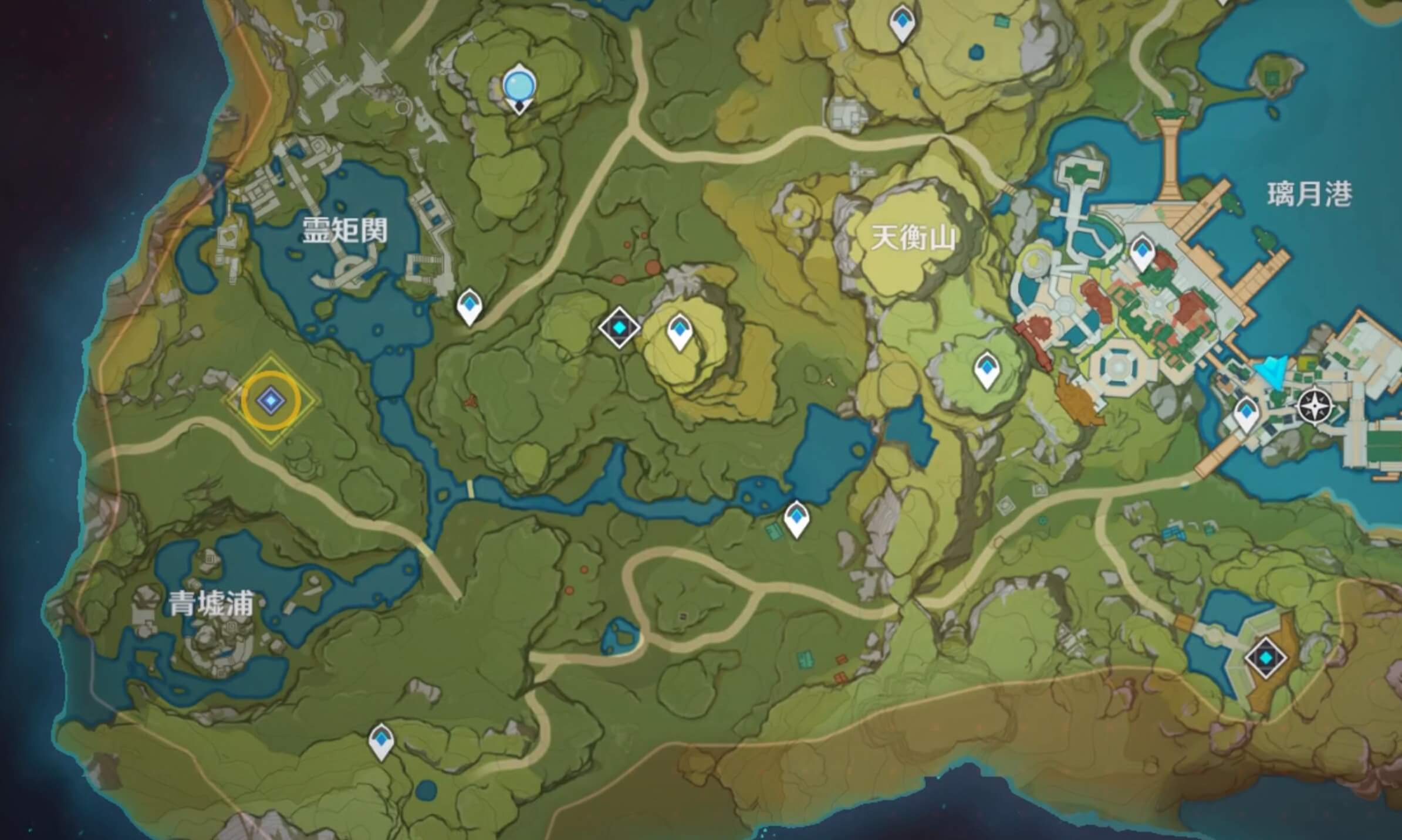 層岩巨淵の外周を見回る