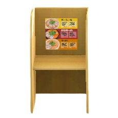 パーテーションつきデスクのラーメンメニューの画像