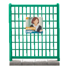 フェンスの人物PRの画像