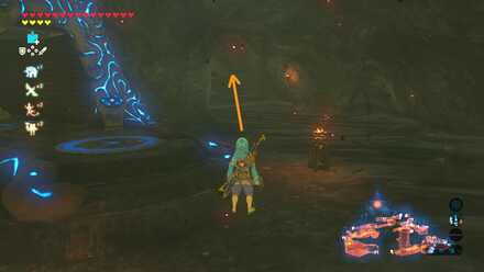 サスコサの祠付近の階段を登る