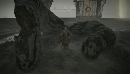 塔のてっぺんの手の光を触る