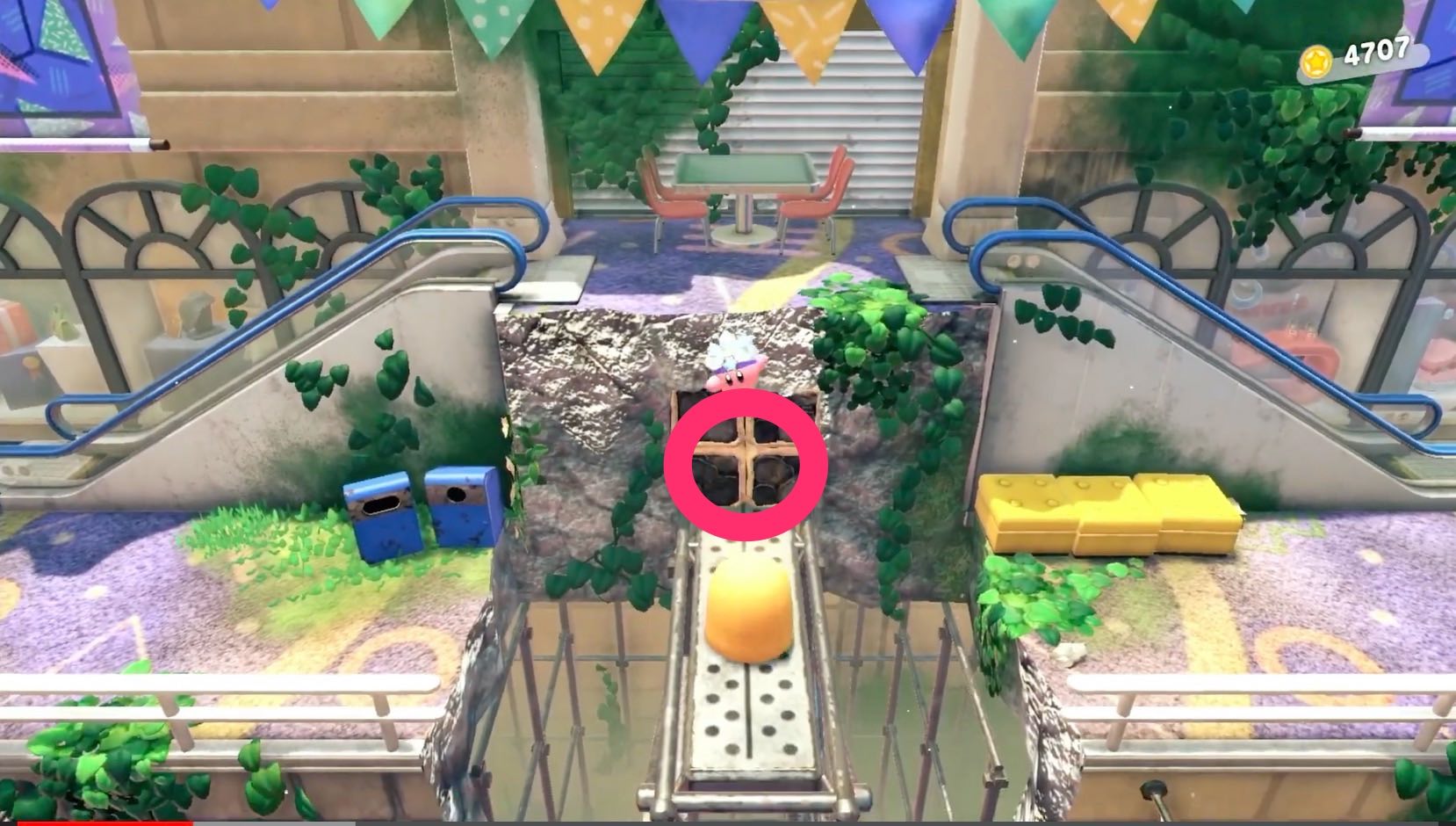 エリア1のエスカレーターの下