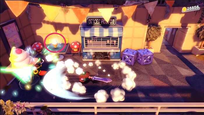 三角コーン付近にあるテーブルの上