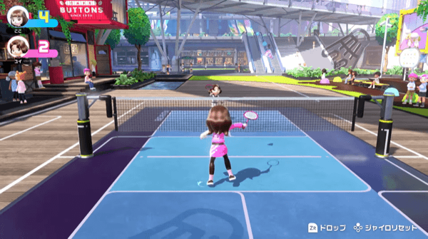 バドミントンならではの高速ラリーが楽しい