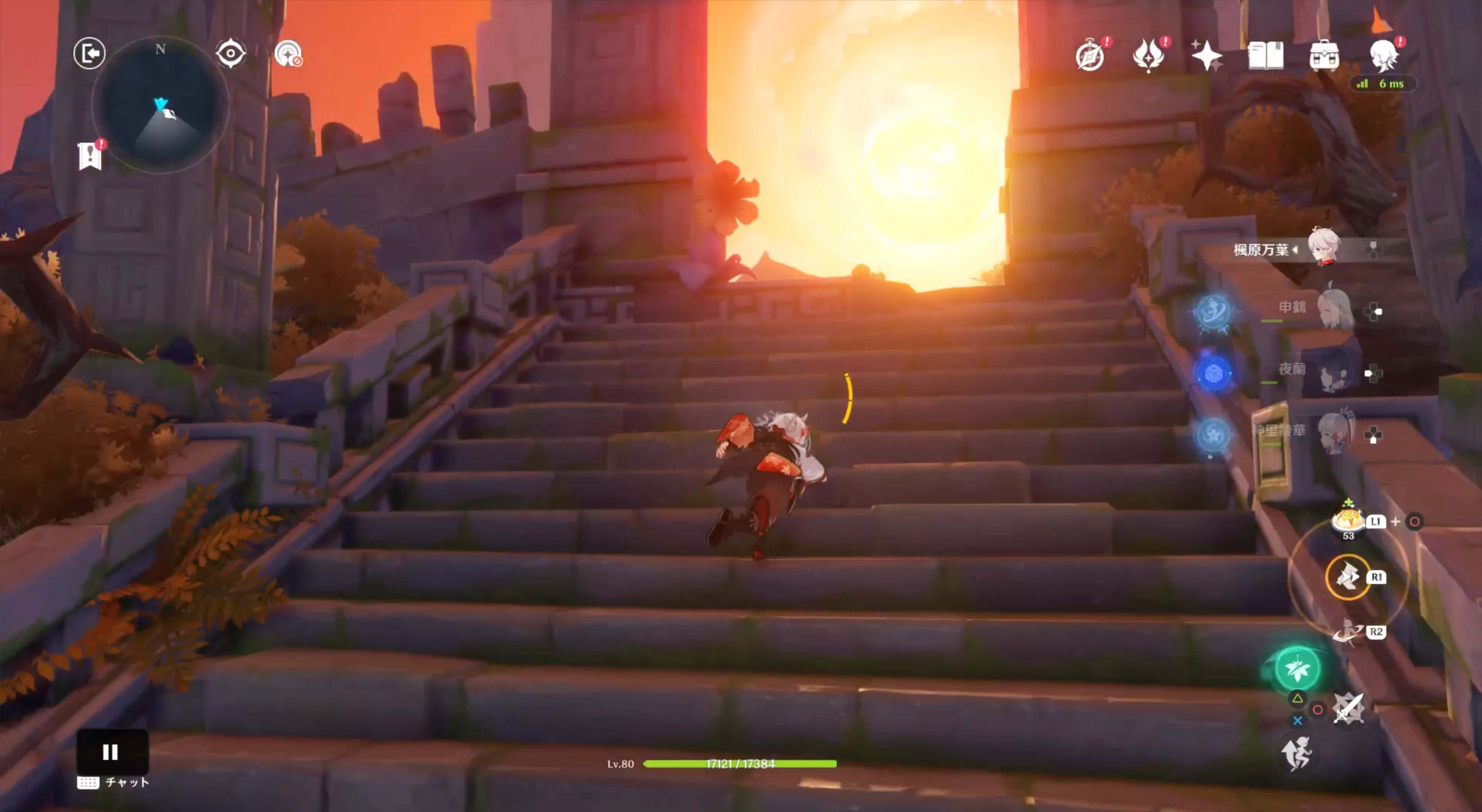 遺跡の階段を登る