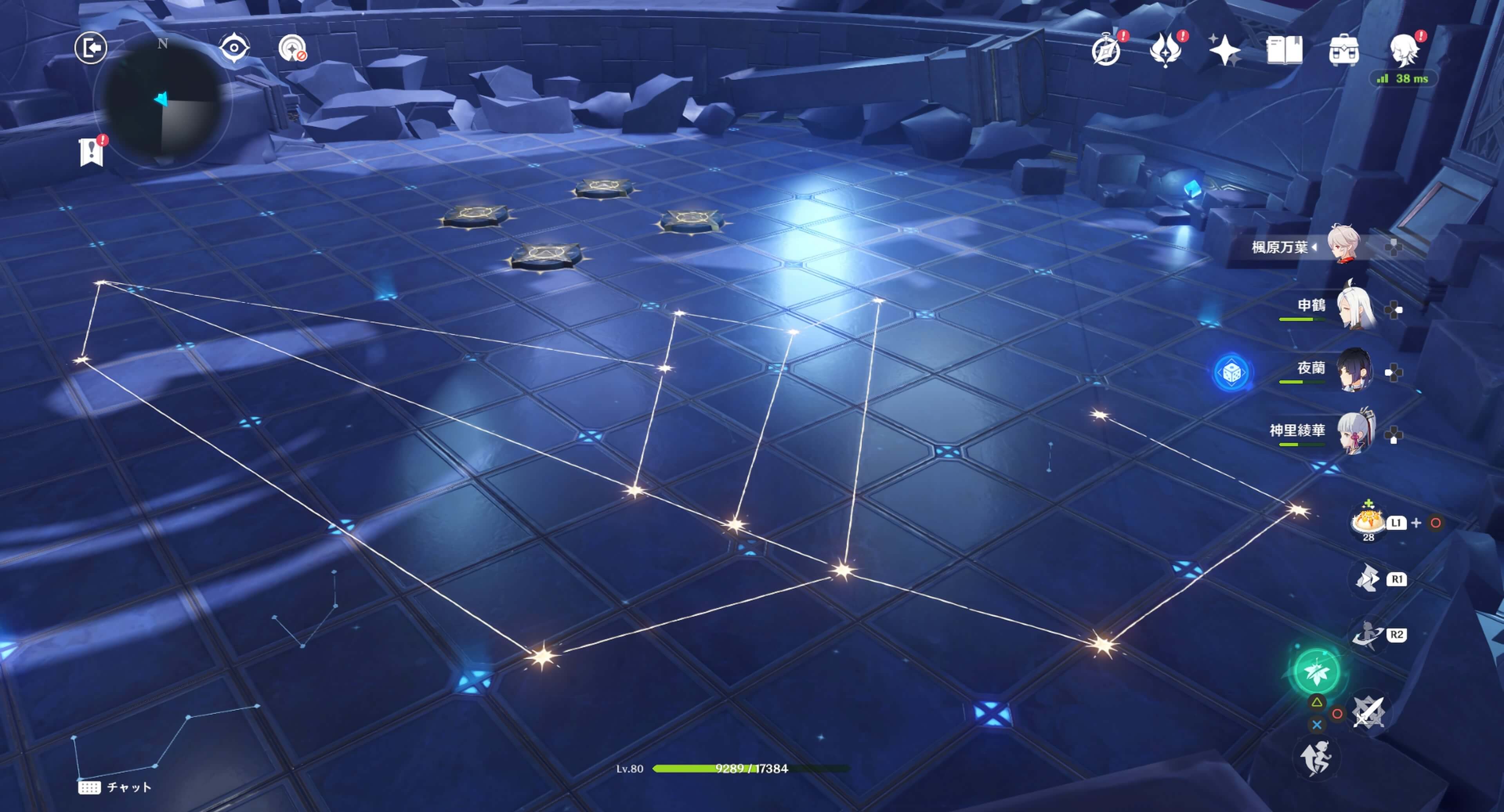 地面に記されている正解の図を確認する