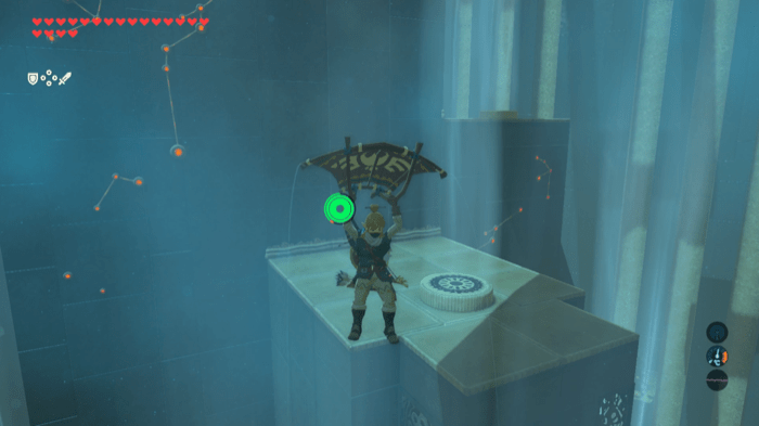 柱の上にある上昇気流に乗って最上階へ