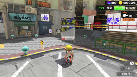 バンカラ街入ってすぐ左のケース