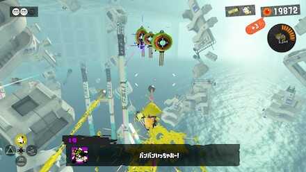 レールに乗って左右に現れるバルーンを壊す