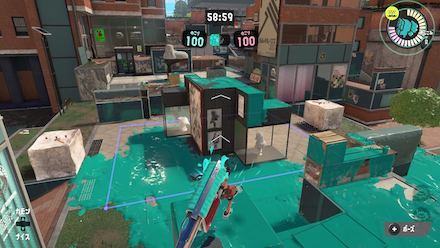 ステージ上の安全地帯から縦振りで塗る