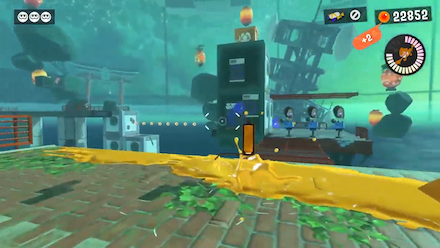 下に敵がいるが無視して上まで飛んでしまおう